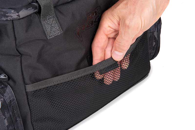 Mochila com estojos Fox Rage Voyager Camo Médio