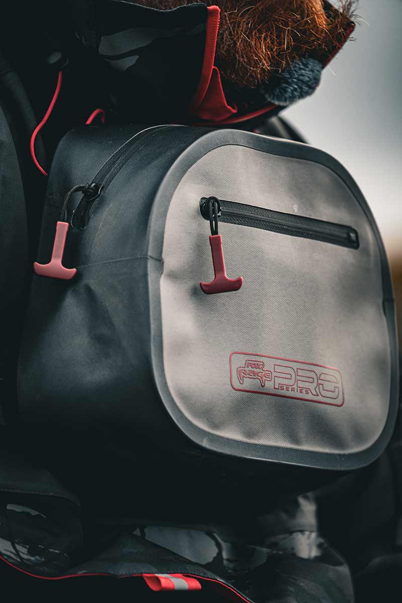 Mochila de peito Fox Rage Série Pro à prova d'água