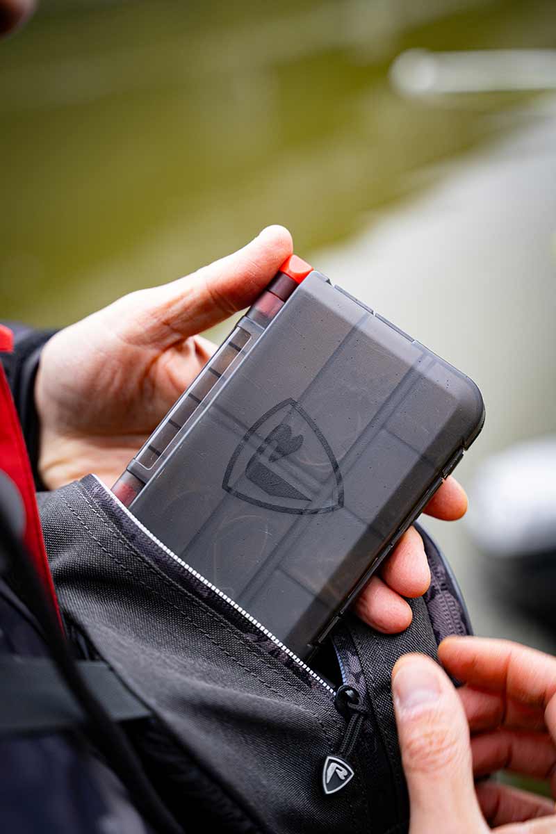 Caja de accesorios Fox Rage Mediana - Tienda Bass